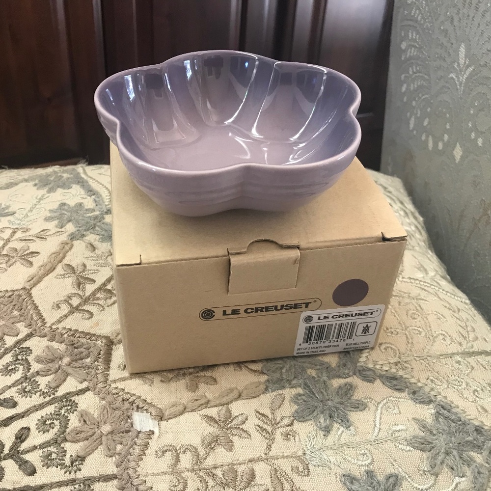Le Creuset Flowe Bowls/Provence (Purple) Color